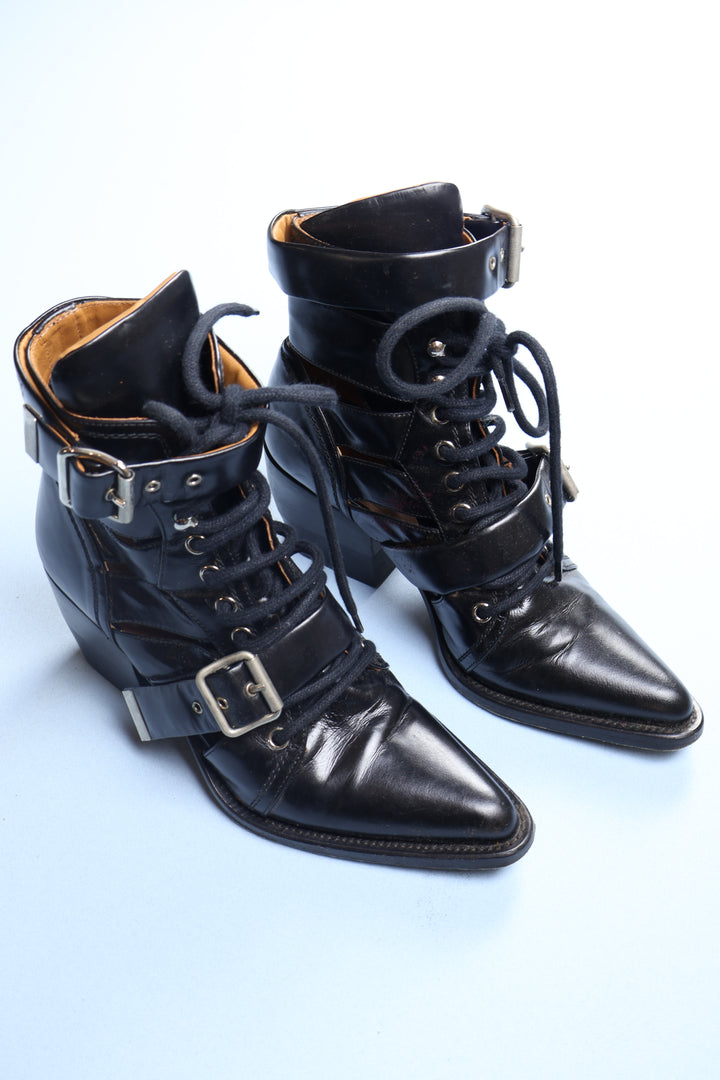 Vintage Chloe 'Rylee' Buckled Leather Boots with Pointed Toe