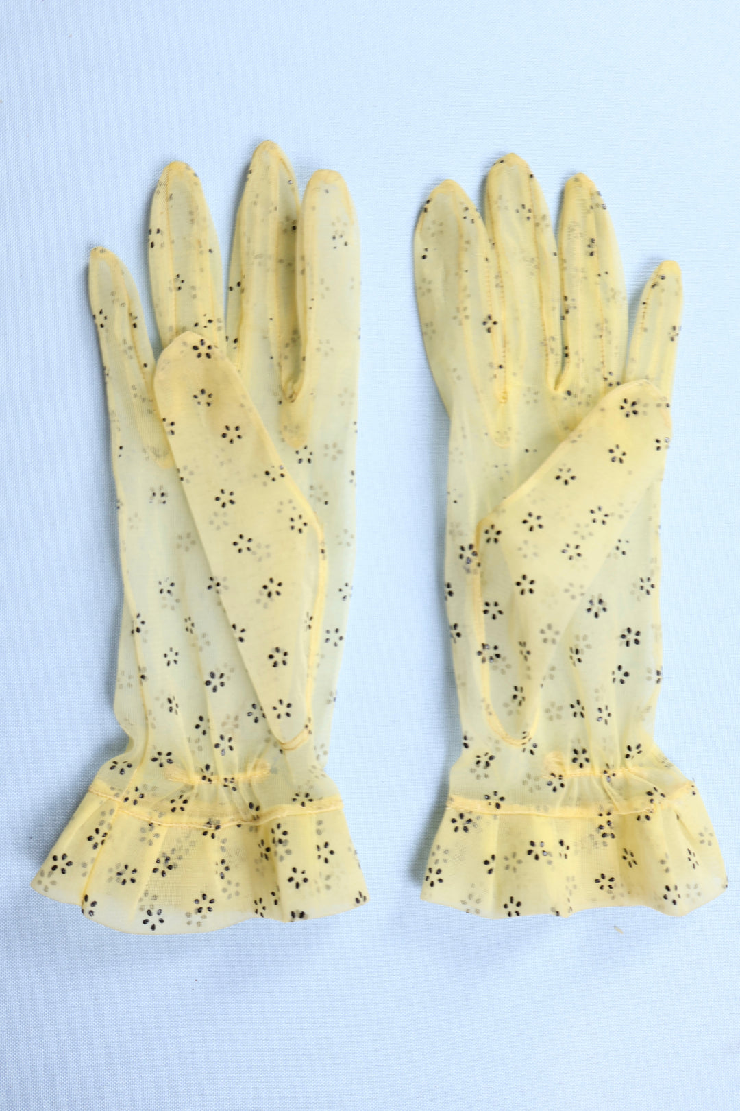 Vintage Nylon Gloves With Patterned Frill